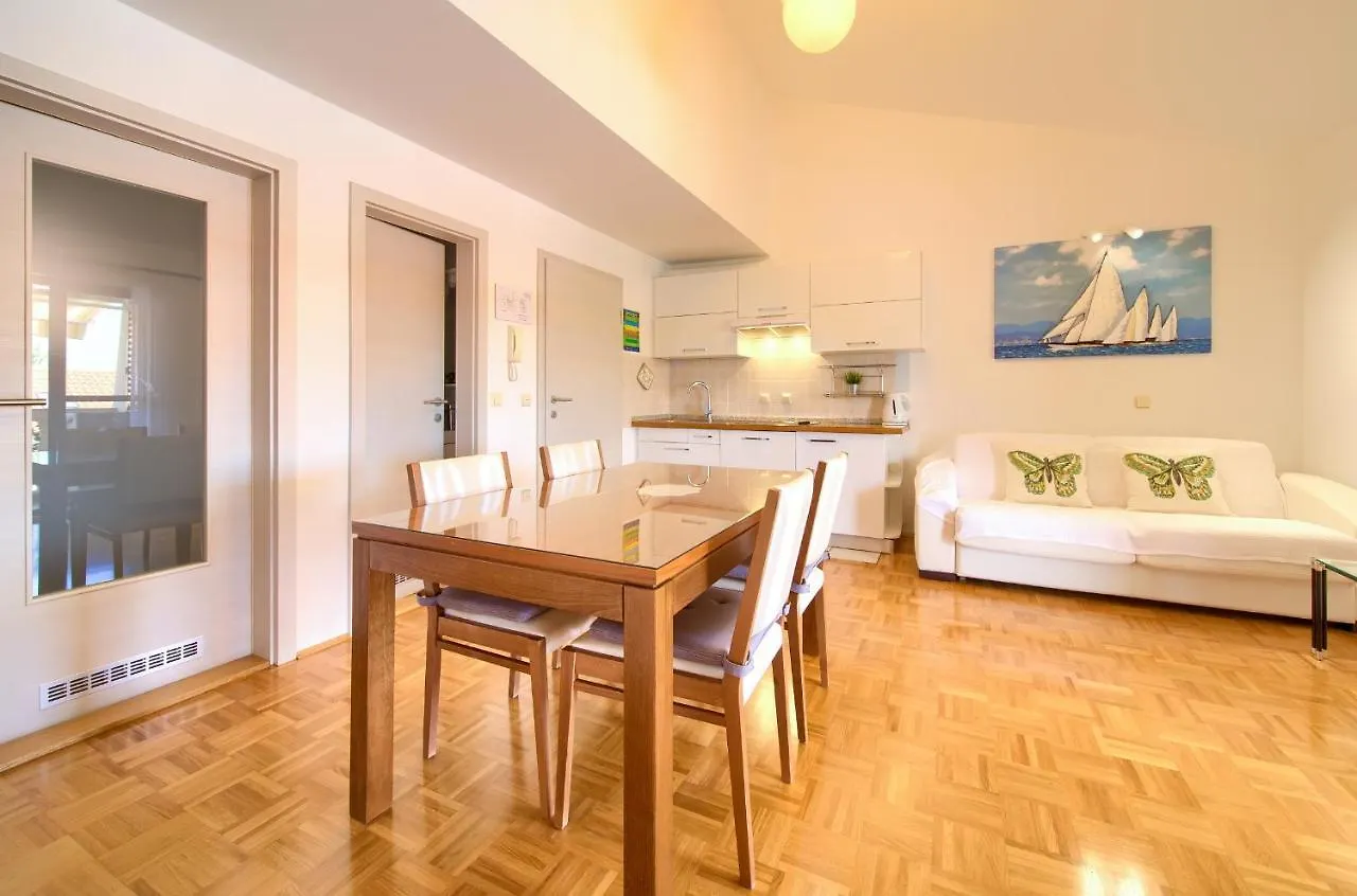 Villa Punta Punat 0*,